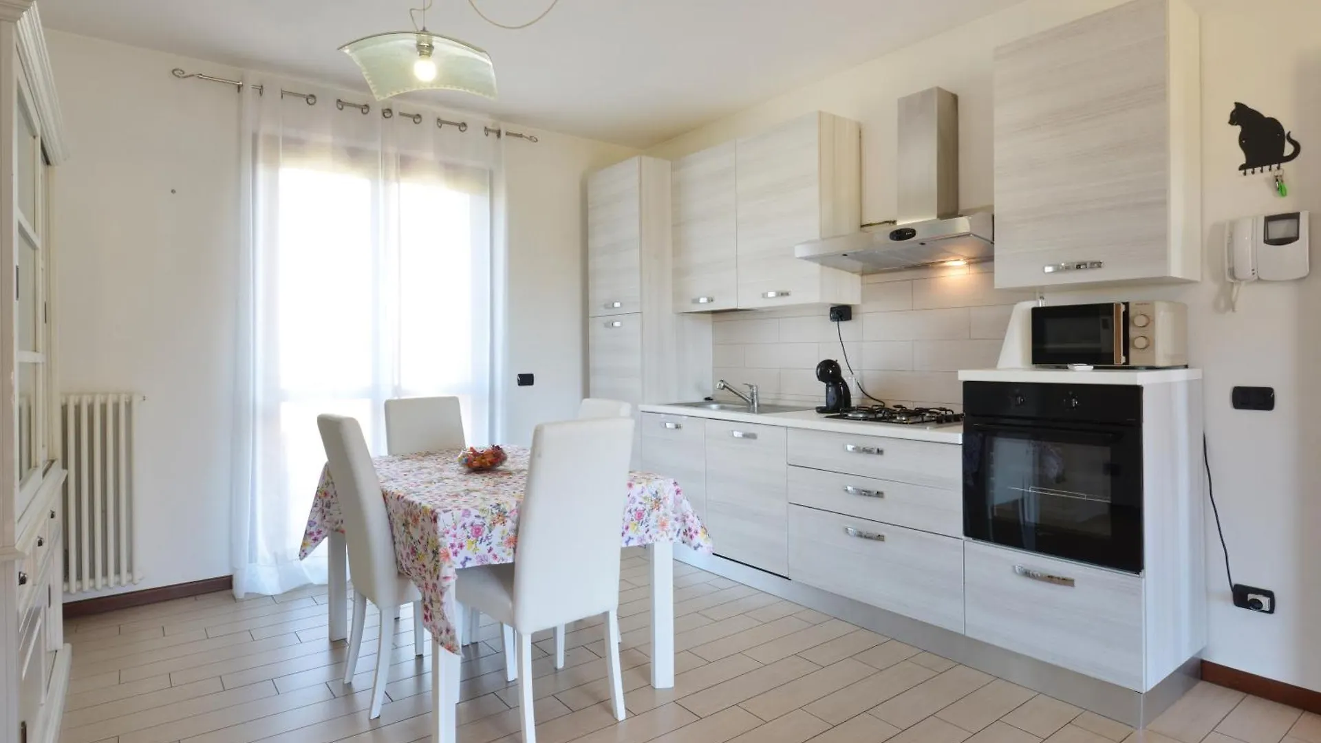 Casa Vacanze Da Ricky App 5 Peschiera del Garda 0*,  Italy